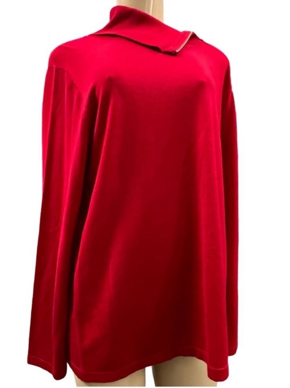 NWT $69 Investments
Plus Size Long Sleeve Envelope Zip Neck Sweater - RED